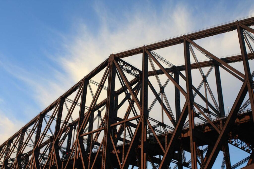 المقاومة الزلزالية في الهياكل الفولاذية